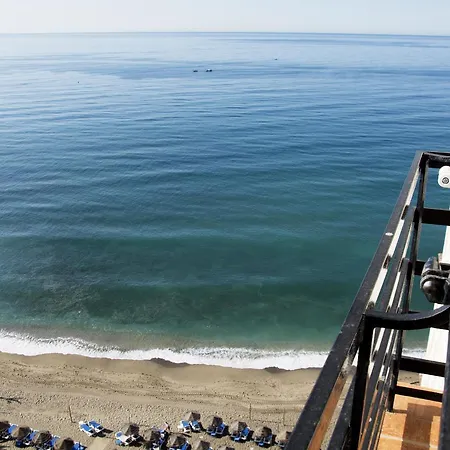 First Line Beach Apartament *